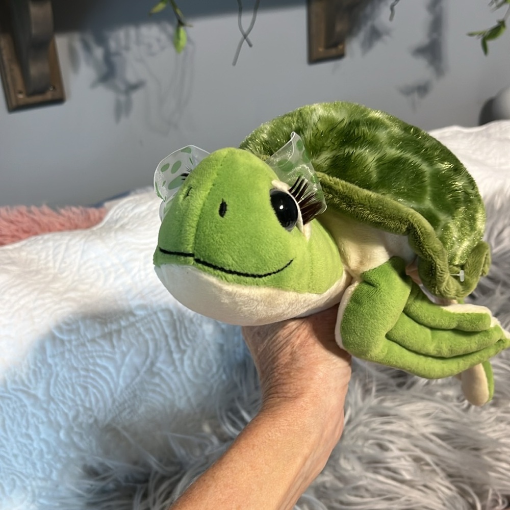 The Petting Zoo Plush Green Turtle